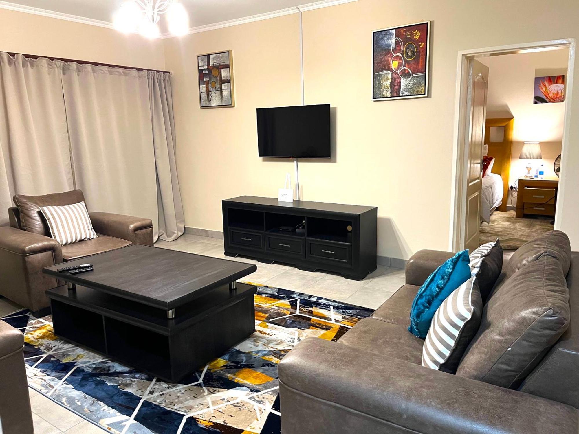 Rehoboth Ezulwini Suites Lobamba Esterno foto