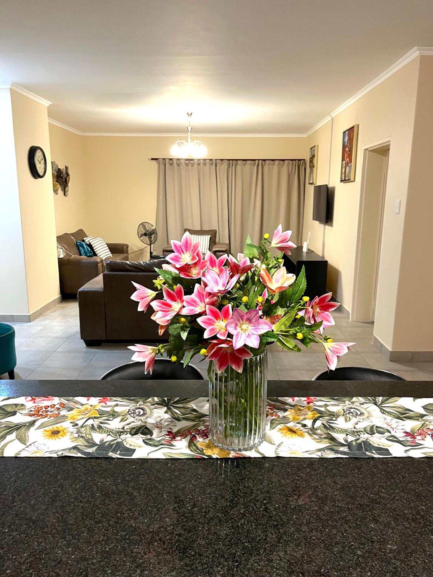 Rehoboth Ezulwini Suites Lobamba Esterno foto
